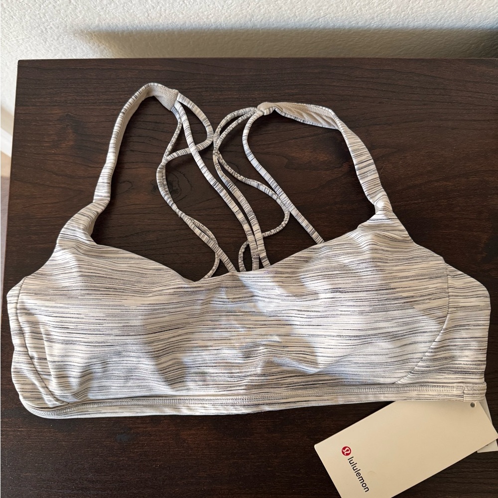 NWT lululemon athletica Women's Free to be Zen Bra